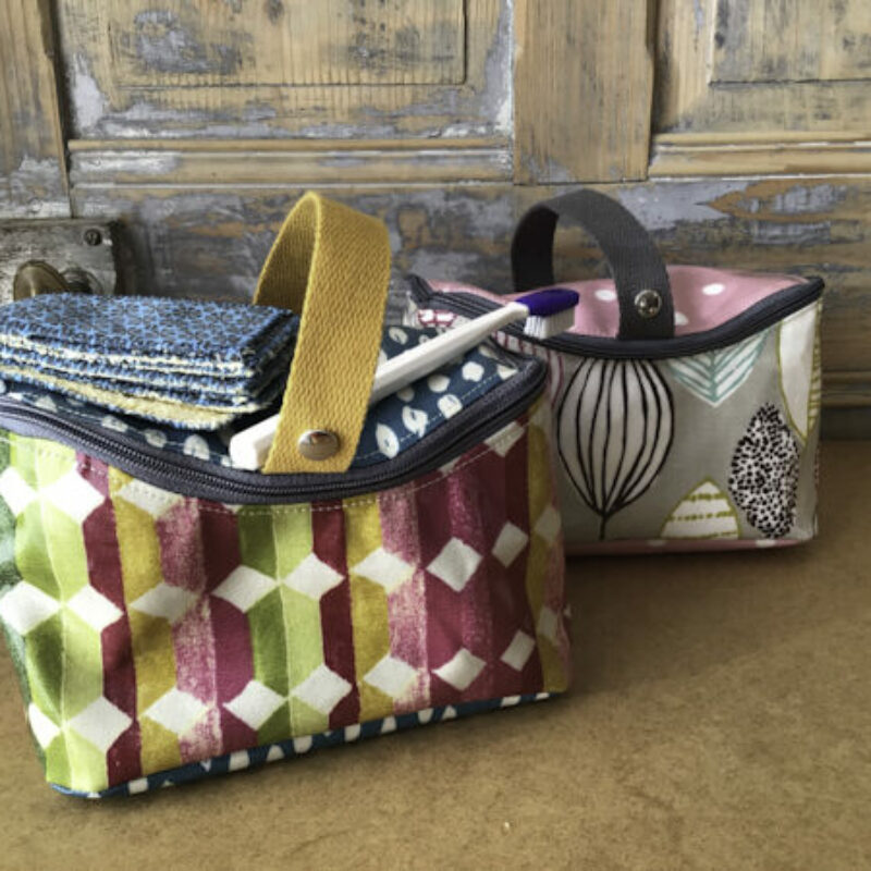 La trousse vanity à suspendre NAS